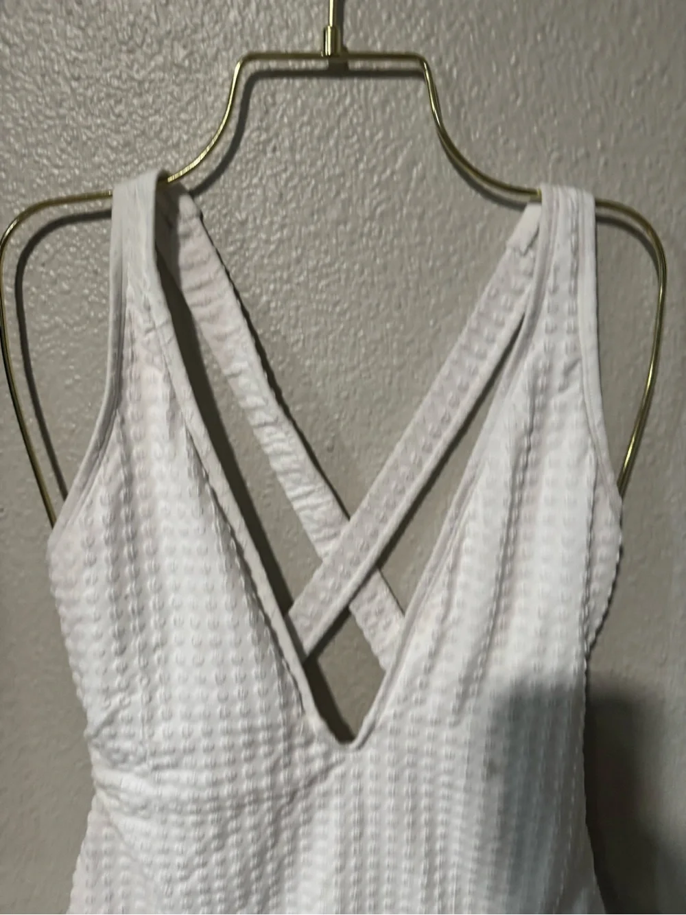 LA BLANCA Women's White Textured Belted Plunging One-Piece Swimsuit Size 14
